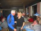 Ossi holt Inge zum Tanz
